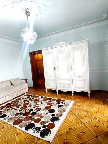 Кримська вул., 72
