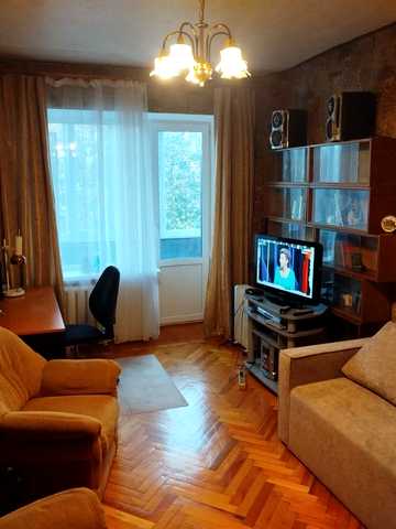 Лабораторна вул., 46