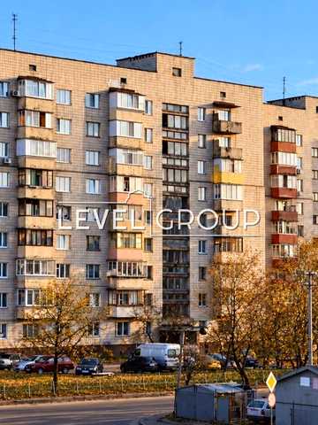 Романа Шухевича просп. (Генерала Ватутіна), 30