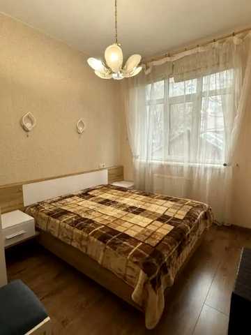 Володимира Моссаковського вул. (Клари Цеткін), 7