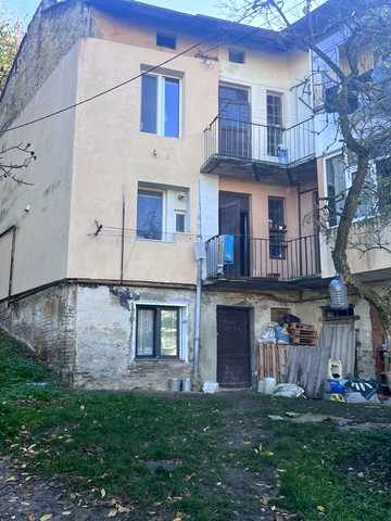 Замкова вул., 10