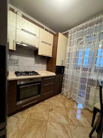 Боголюбова вул., 10