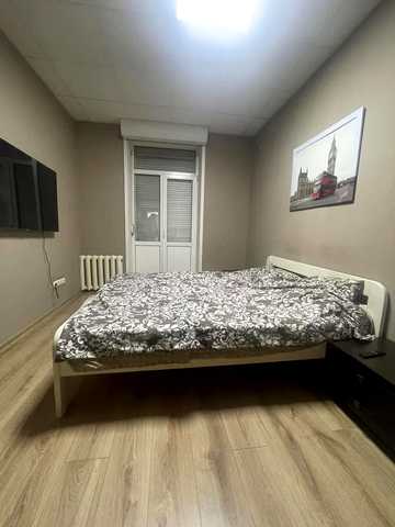 Дмитра Яворницького просп. (Карла Маркса), 46