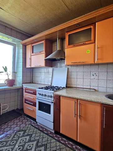 Кам'янецька вул., 16