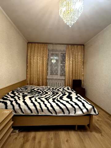 Горлівська вул., 220