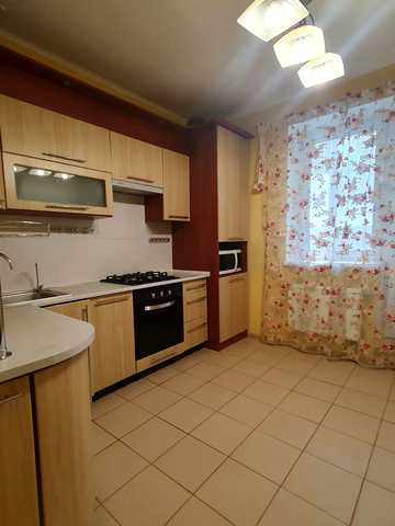 Сержанта Жужоми вул., 7