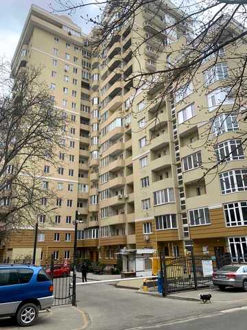 Сонячна вул., 4