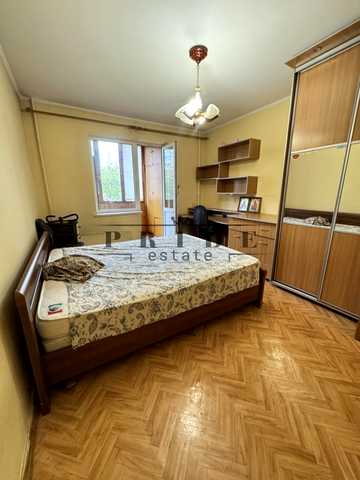 Романа Шухевича просп. (Генерала Ватутіна), 4