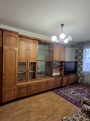 Композитора Лятошинського вул., 18