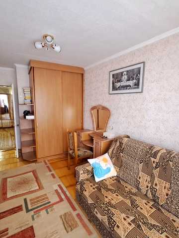 Лозовецька вул., 4