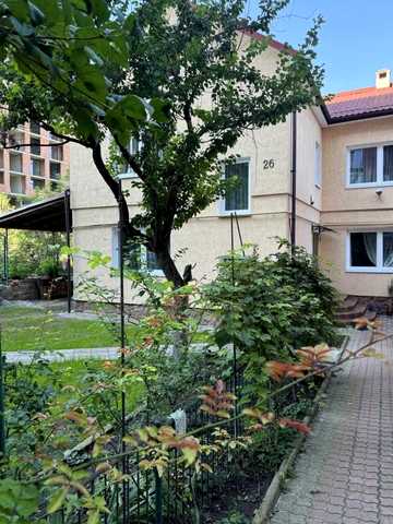 Янки Купали вул., 27