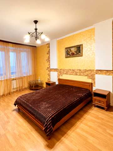 Верховинна вул., 35