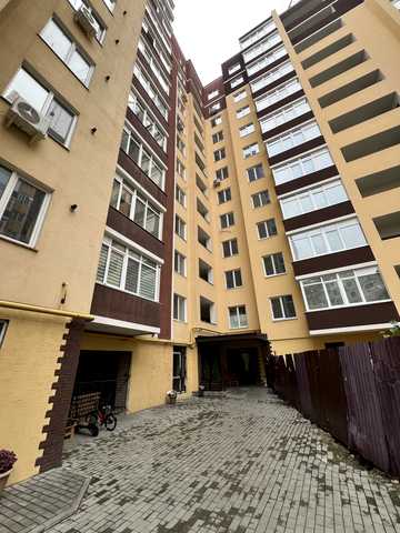 Миру пл., 1-Б