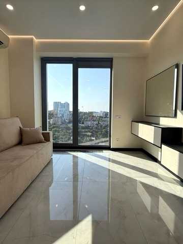 Набережна Перемоги вул., (Sun Tower)