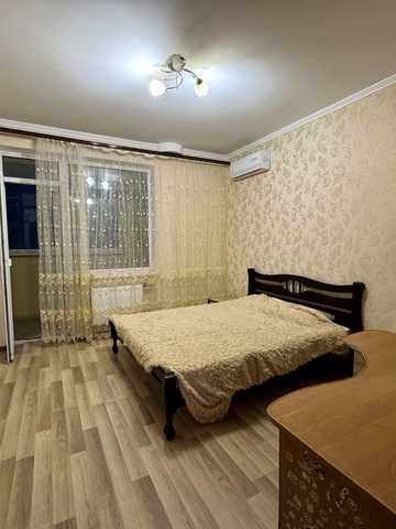 Ярослава Баїса вул. (Володимира Висоцького), 13