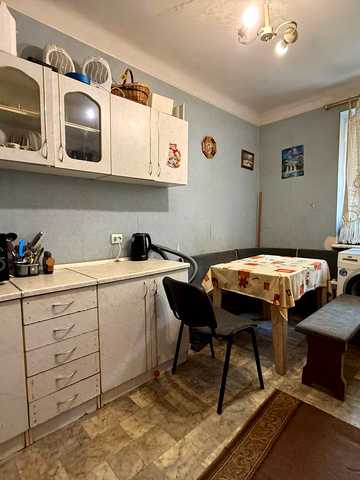 Генерала Олександра Грекова вул., 8