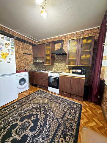 Героїв Дніпра вул., 15