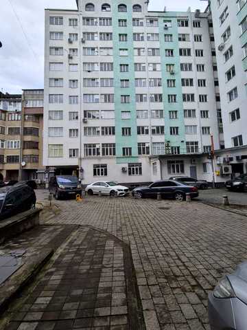 Бельведерська вул., 23