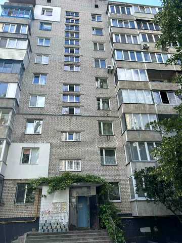 Машинобудівна вул., 27