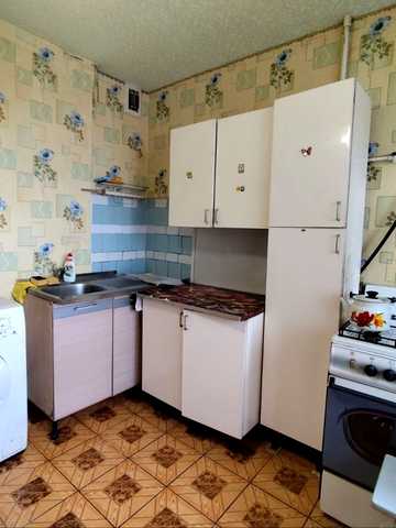 Романа Ратушного вул. (Волгоградська), 27