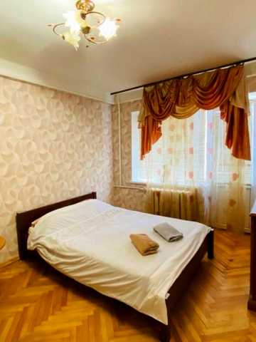 Будівельників вул., 12-А