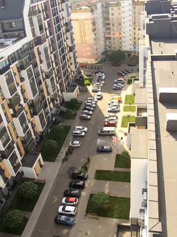 Набережна вул., 8д