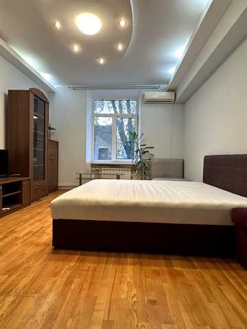 Панаса Мирного вул., 3