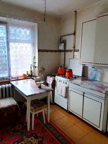 Героїв просп., 46