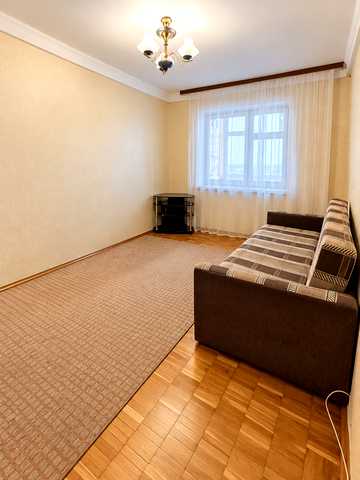 Ореста Левицького вул. (Академіка Курчатова), 8
