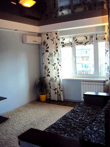 Йорданська вул. (Лайоша Гавро), 18