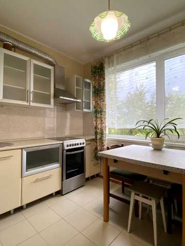 Червоної Калини просп. (Володимира Маяковського), 23