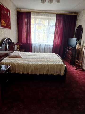 Володимирська вул., 110