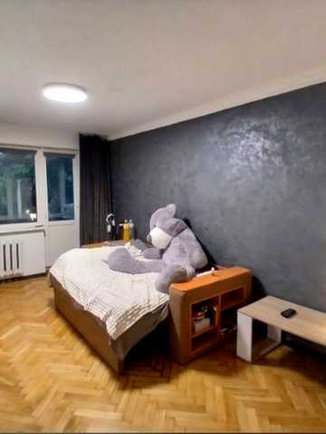 Олени Кульчицької вул., 1