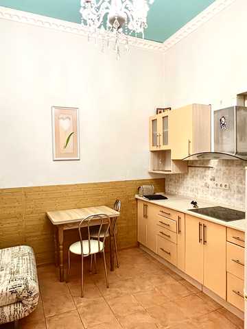 Пироговська вул., 5
