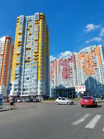 Каховська вул., 56
