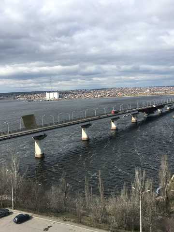 Мостобудівників вул., 17