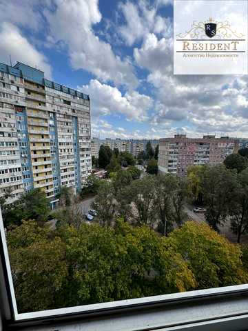 Юрія Кондратюка вул. (Комунарівська), 16
