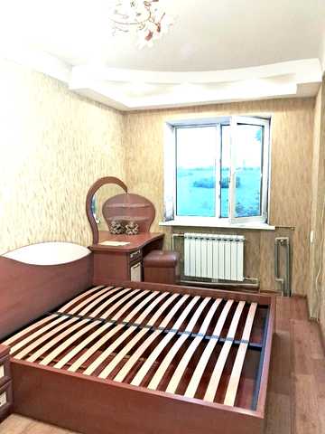 Нікопольська вул., 30