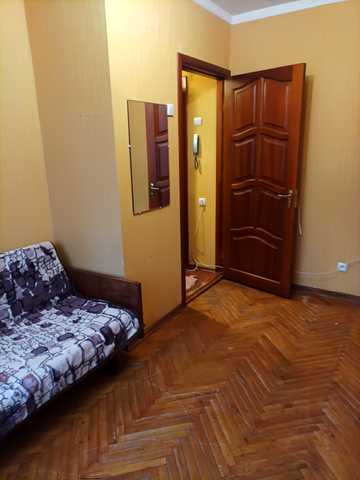 Бакинська вул., 37