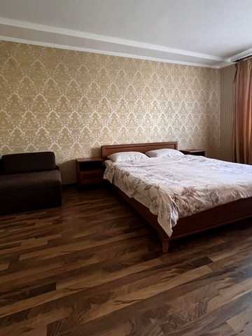 Жилянська вул., 45