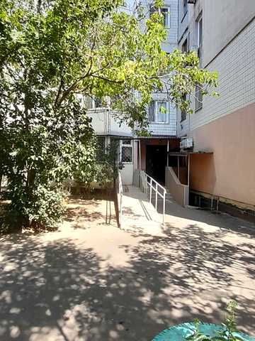 Академіка Корольова вул., 85