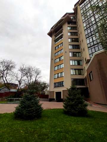 Нагірна вул., 15