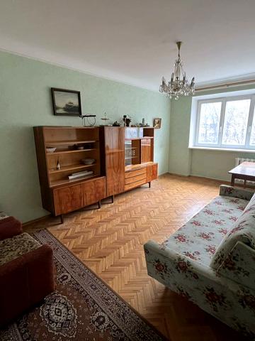 Зарічанська вул., 22