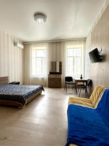 Базарна вул., 40