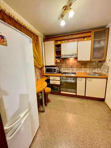 Лесі Українки просп. (Пушкіна), 1