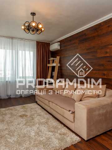 Михайла Донця вул., 2-Б