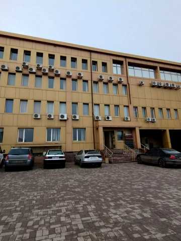 Конституційна вул., 15