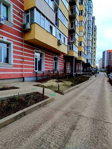 Михайла Лушпи просп. (Космонавтів), (5 к28)