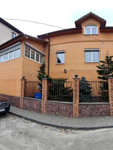 Куп'янська вул., 38