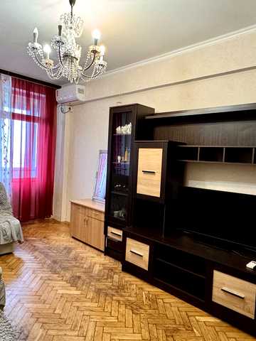 Лесі Українки бульв., 36-Б